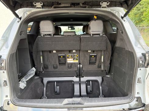 Used 2023 Toyota Sienna XSE AWD/4WD image 19