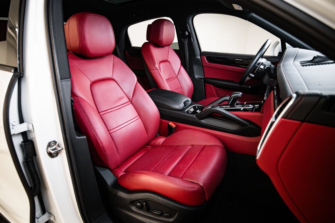 Certified 2023 Porsche Cayenne Coupe AWD/4WD image 29