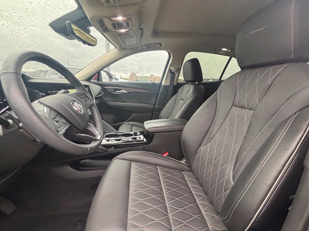 Used 2023 Buick Envision Avenir AWD/4WD image 30