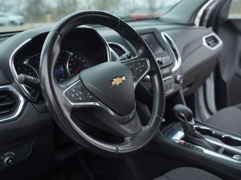 Used 2022 Chevrolet Equinox LT w/ Driver Convenience Package image 26