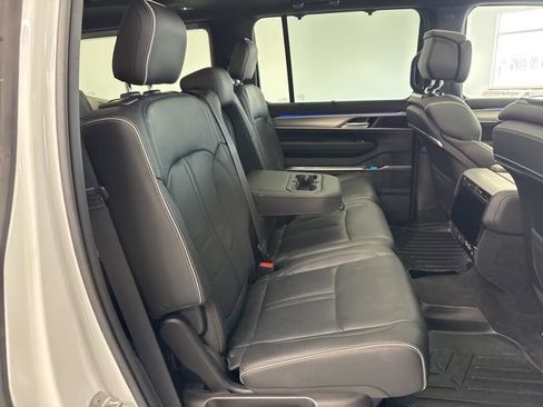 Used 2023 Jeep Grand Wagoneer Series II w/ Flexible Seating Group AWD/4WD image 36