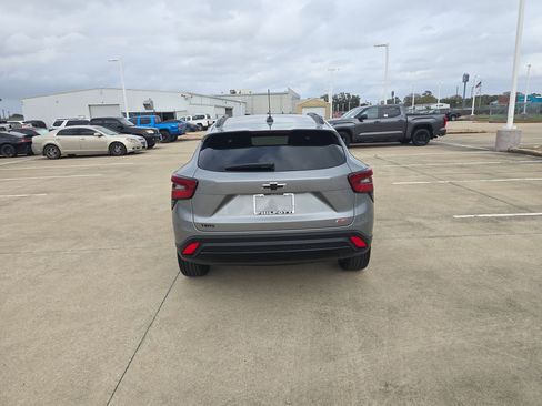 Used 2025 Chevrolet Trax RS w/ Driver Confidence Package image 10