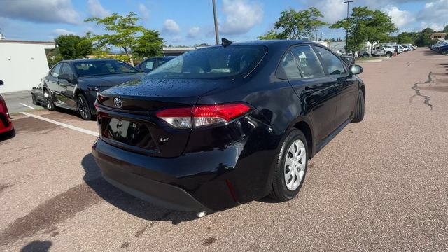 Used 2024 Toyota Corolla LE FWD image 2
