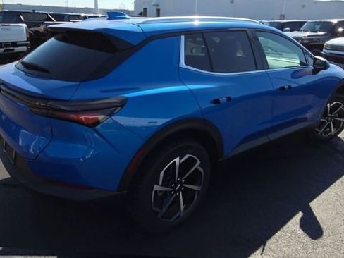 New 2026 Chevrolet Equinox EV LT image 9