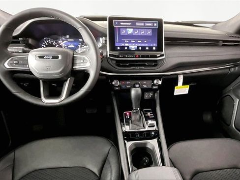 New 2026 Jeep Compass Latitude image 6