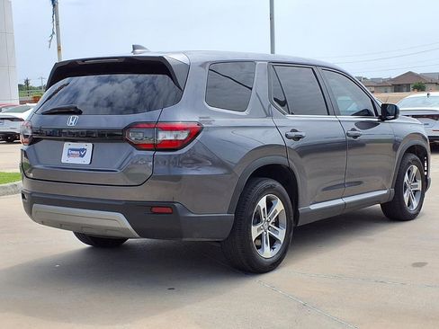 Used 2025 Honda Pilot EX-L image 7