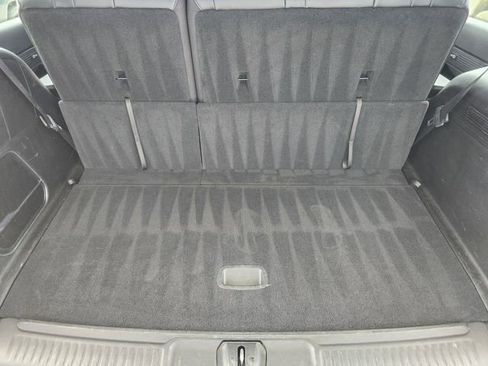 Certified 2024 Jeep Wagoneer Series II w/ Flexible Seating Group RWD image 32