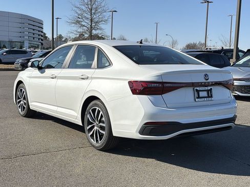 New 2026 Volkswagen Jetta SE FWD image 3