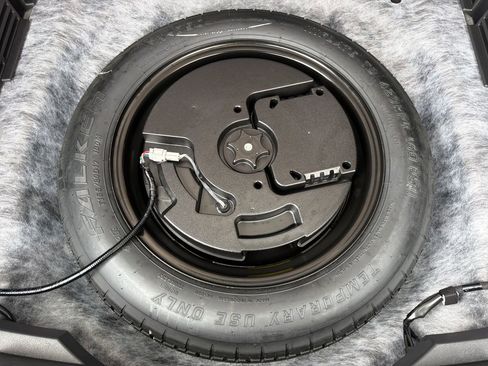 Used 2023 Nissan Rogue SV image 32