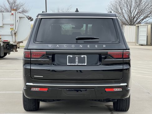 Used 2023 Jeep Wagoneer L 4WD w/ Rear Seat Video Group 1 image 8