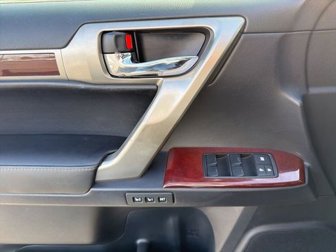 Used 2015 Lexus GX 460 w/ Premium Package image 25