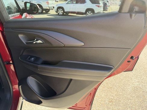 Used 2021 Chevrolet TrailBlazer LT w/ Convenience Package image 18