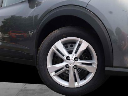 New 2025 Nissan Kicks Play S