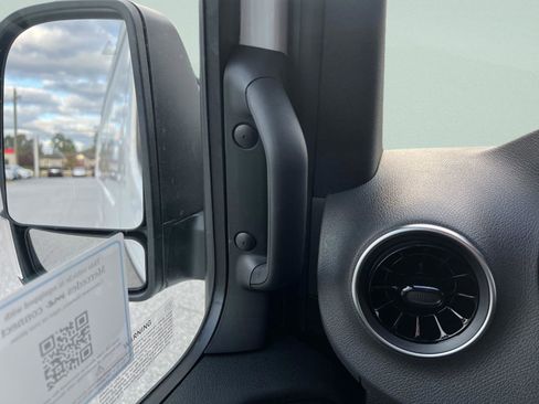 New 2025 Mercedes-Benz Sprinter 2500 image 18