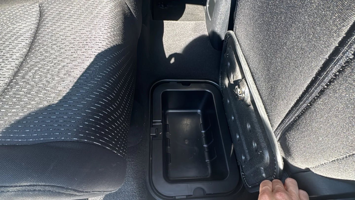 Used 2017 Dodge Journey SE FWD image 25