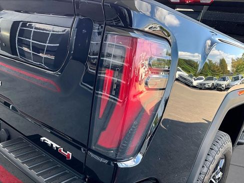 Used 2025 GMC Sierra 2500 AT4 w/ AT4 Premium Plus Package AWD/4WD image 28