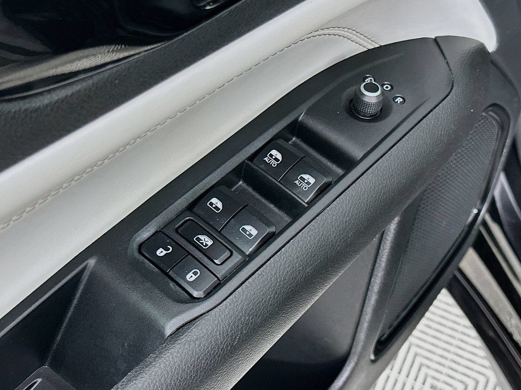 Used 2024 Jeep Compass Limited w/ Elite Group AWD/4WD image 24