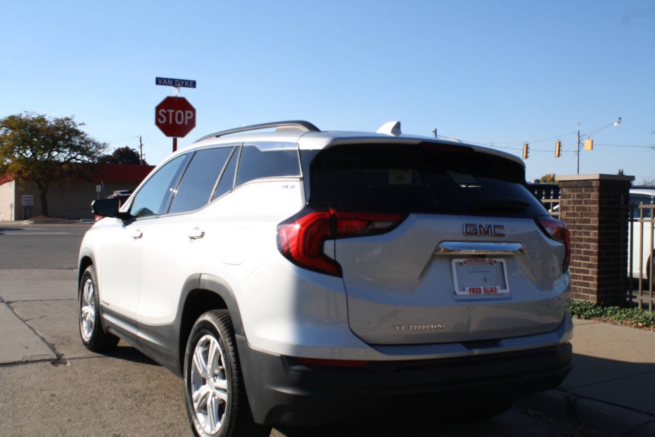 Used 2020 GMC Terrain SLE w/ Driver Convenience Package FWD image 5
