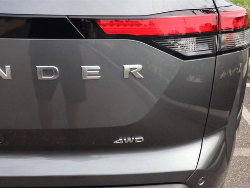 Certified 2025 Nissan Pathfinder SV image 33