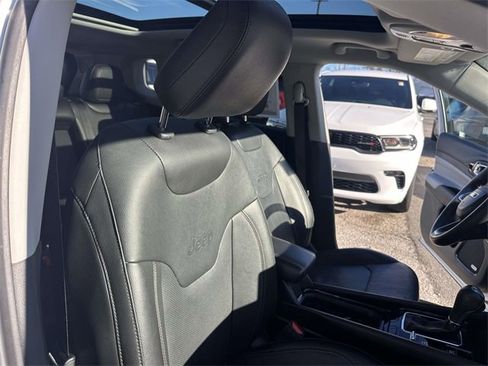 Certified 2022 Jeep Compass Limited w/ Sun and Sound Group image 21