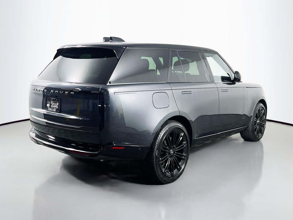 Used 2025 Land Rover Range Rover SE AWD/4WD image 5