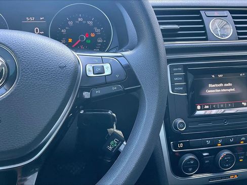 Used 2016 Volkswagen Passat 1.8T R-Line image 24