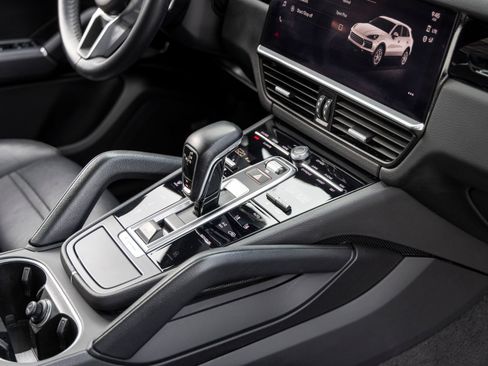 Certified 2022 Porsche Cayenne S AWD/4WD image 62