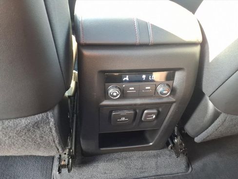 Certified 2023 Chevrolet Traverse RS image 8