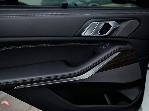 New 2026 BMW X5 xDrive40i w/ M Sport Package image 24