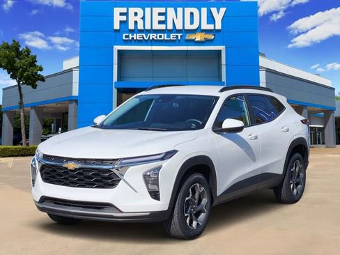 Used 2024 Chevrolet Trax LT image 3