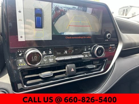 Used 2023 Toyota Highlander Platinum FWD image 21