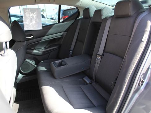 Used 2021 Nissan Altima 2.5 SV FWD image 16