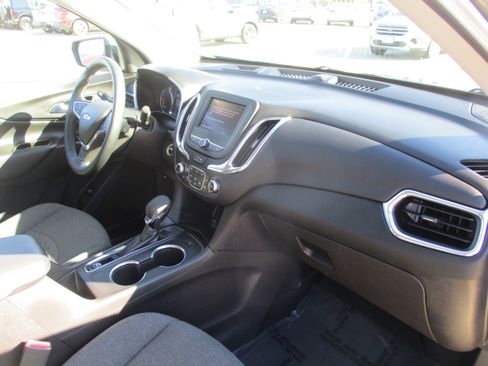 Used 2023 Chevrolet Equinox LT image 38