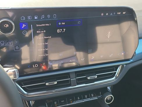 New 2026 Chevrolet Equinox EV LT w/ LPO, Blackout Package FWD image 28