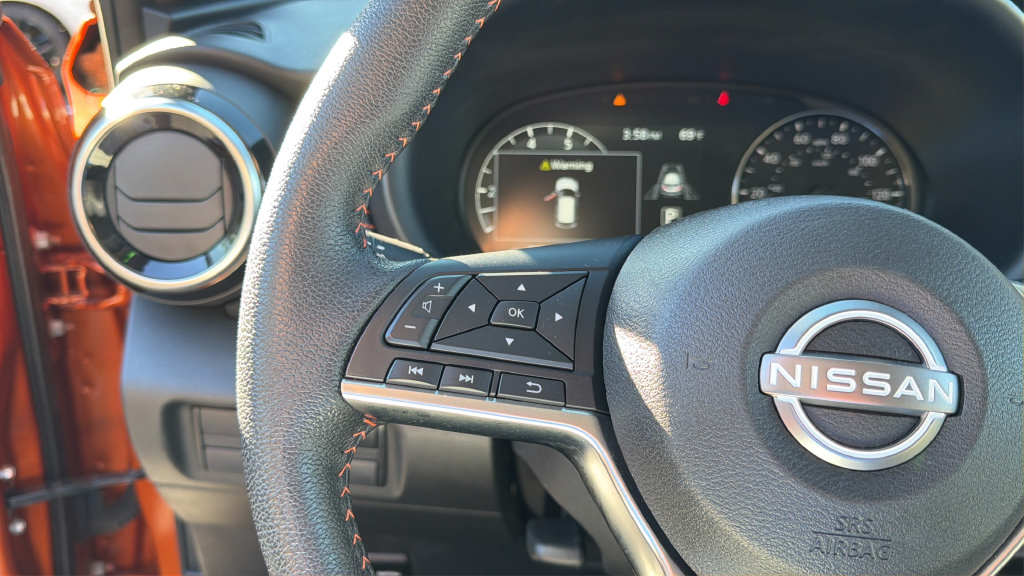Used 2023 Nissan Kicks SR w/ SR Premium Package FWD image 23