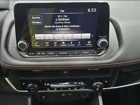 Used 2025 Nissan Rogue SV AWD/4WD image 11