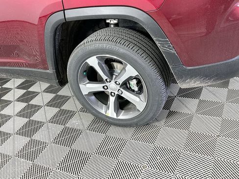 New 2026 Jeep Grand Cherokee Limited image 38