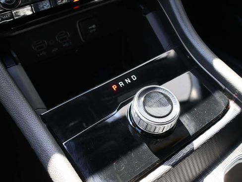 Used 2024 Jeep Grand Cherokee L Laredo RWD image 17