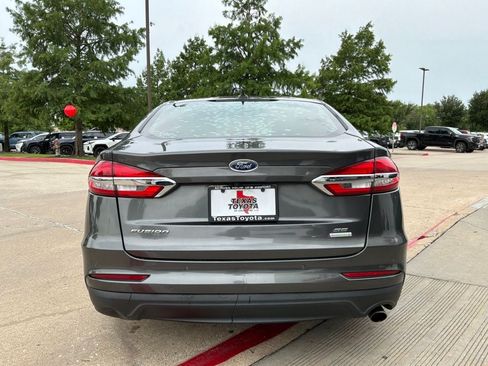 Used 2019 Ford Fusion SE FWD image 7