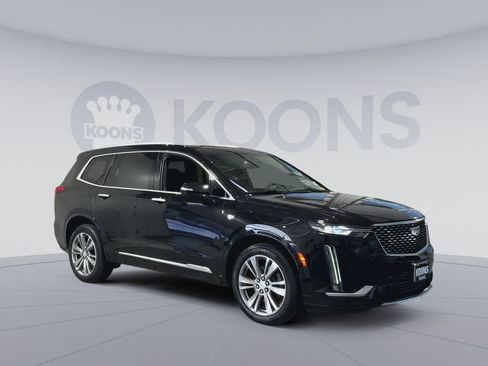 Used 2023 Cadillac XT6 Premium Luxury AWD/4WD image 2