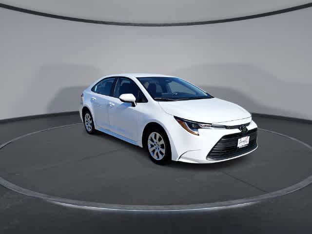 Used 2025 Toyota Corolla LE FWD image 2