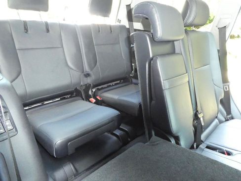 Used 2016 Lexus GX 460 Luxury w/ Preferred Accessory Package AWD/4WD image 10