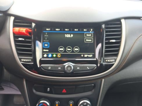 Used 2019 Chevrolet Trax LS FWD image 16