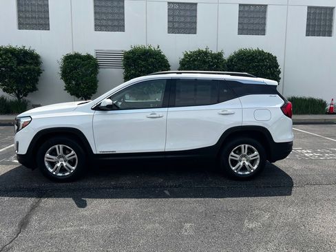 Used 2020 GMC Terrain SLE w/ Driver Convenience Package FWD image 4