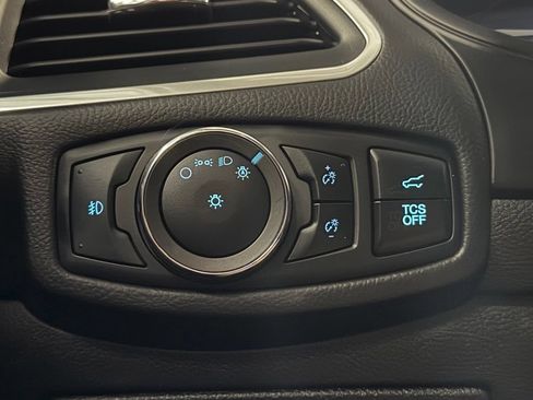 Used 2023 Ford Edge Titanium AWD/4WD image 14
