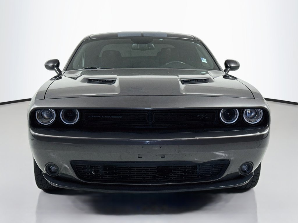Used 2016 Dodge Challenger R/T w/ Driver Convenience Group RWD image 3