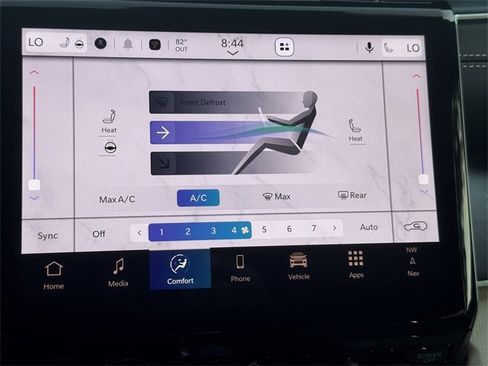 New 2025 Jeep Grand Cherokee Limited w/ Luxury Tech Group II image 32