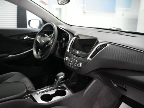Used 2025 Chevrolet Malibu LS w/ Driver Confidence Package FWD image 21