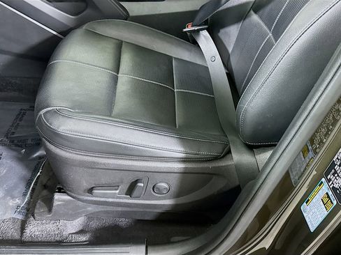 Used 2022 Kia Telluride EX w/ EX Premium Package image 25