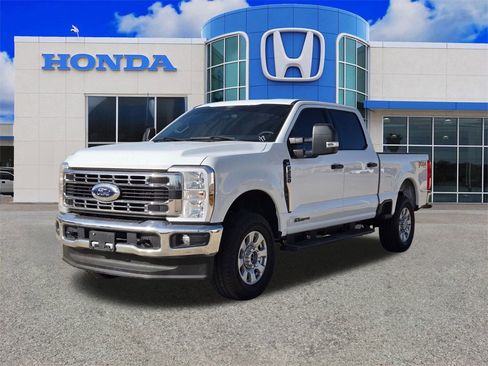 Used 2024 Ford F250 XLT w/ FX4 Off-Road Package image 7